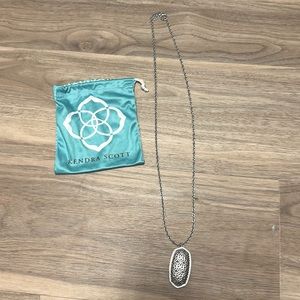 Kendra Scott necklace